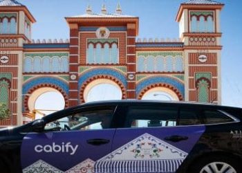 Por Andalucía lleva al parlamento los abusivos precios de Cabify y Uber durante la Feria de Sevilla y pide a la Junta que proteja al sector del taxi