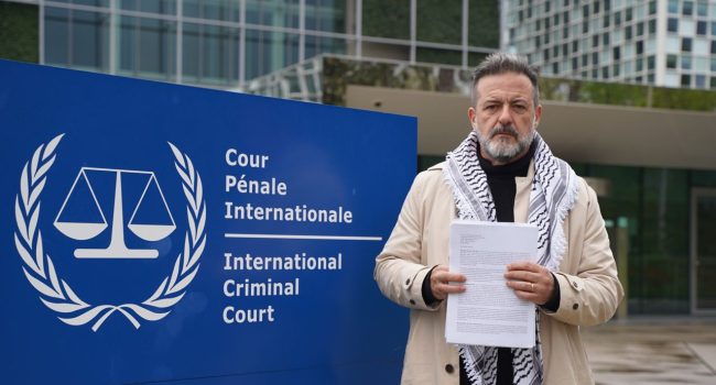 El eurodiputado de IU Manu Pineda amplía la denuncia contra altos mandos israelíes ante la Corte Penal Internacional por “crímenes contra la humanidad”