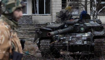 Tropas ucranianas abandonan fortificaciones en Krasnogórovka