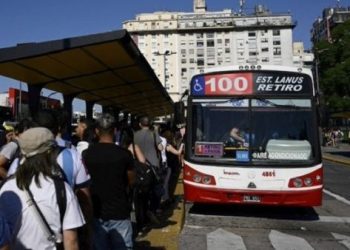 Transportistas argentinos anuncian paro contra paquete fiscal
