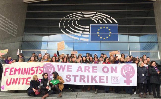 El Parlamento aprueba la primera normativa europea contra la violencia de género