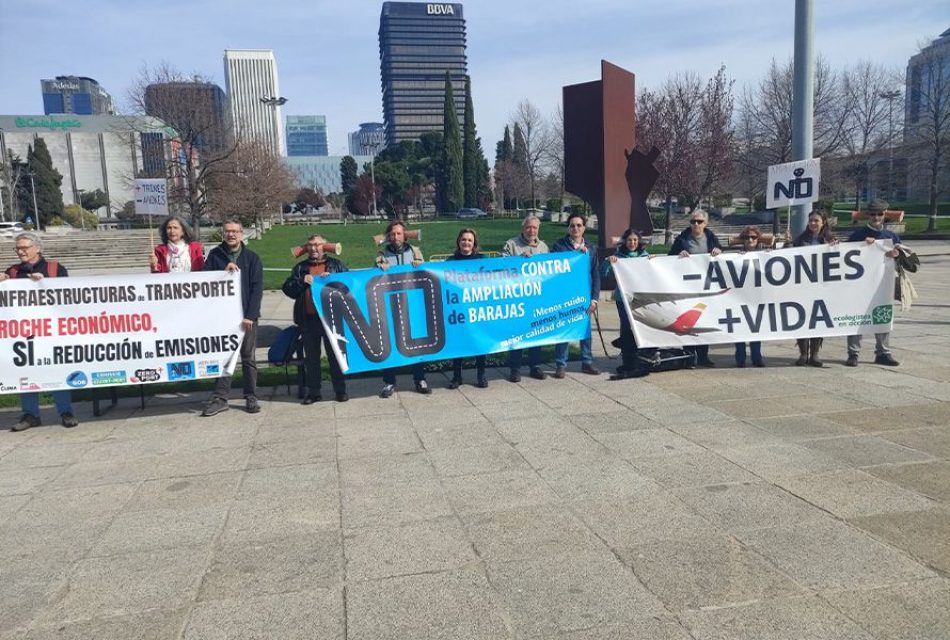 La Plataforma contra la ampliación de Barajas se moviliza frente al ruido generado por el aeropuerto