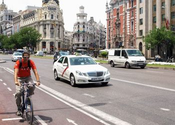 Instan al Ayuntamiento de Madrid a implantar mejoras en el sistema de carril bici