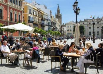 Por Andalucía afea a Bernal que se deje presionar por el lobby del turismo y desoiga las necesidades de las ciudades andaluzas