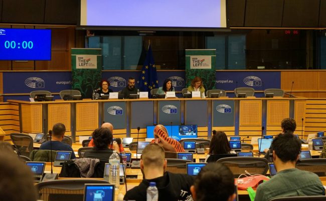 Podemos reúne a activistas y expertas en el Parlamento Europeo para debatir sobre cómo construir un futuro de paz y seguridad