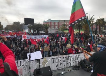 Chile, 1° de Mayo: Policía militar intenta brutalmente interrumpir sin éxito acto de las y los trabajadores de clase