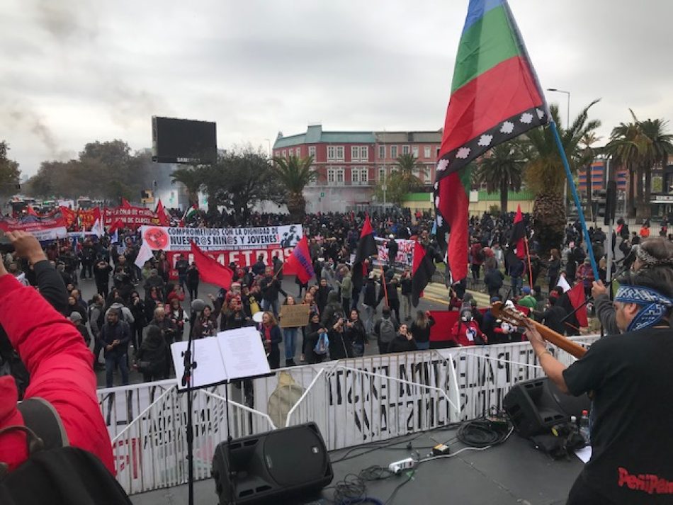 Chile, 1° de Mayo: Policía militar intenta brutalmente interrumpir sin éxito acto de las y los trabajadores de clase