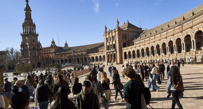 Tasa turística en Andalucía: FACUA reclama a la Junta que incluya a los consumidores en el debate
