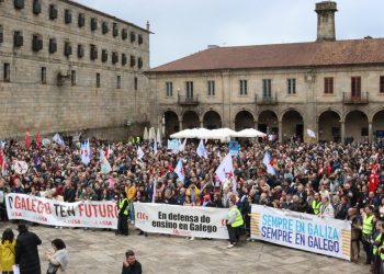Milleiros de persoas reclaman en Compostela un galego vivo para termos unha Galiza viva