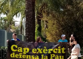 Protesta en la Jura de Bandera de Elche