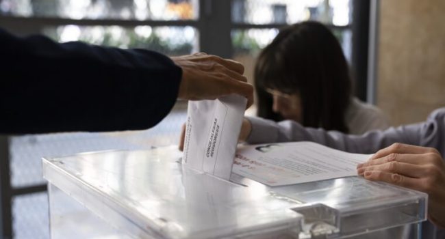 Arrenquen les eleccions a Catalunya amb la incertesa els pactes com a teló de fons