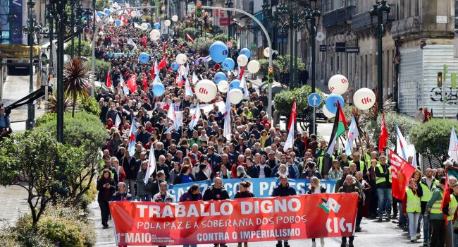 Milleiros de persoas mobilízanse coa CIG en demanda de traballo digno, pola paz e a soberanía dos pobos