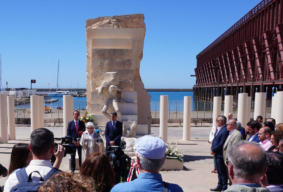 Almería recuerda a las víctimas de lo campos nazis en plena polémica de las autonomías con Naciones Unidas