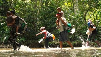Más de 30 mil niños migrantes cruzaron el Darién  (entre Colombia y Panamá) en cuatro meses