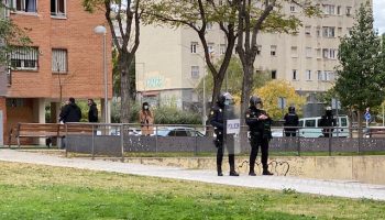 La Asociación Vecinal de Lucero exige a las administraciones que acaben de una vez por todas con los peligrosos narcopisos de la calle Cullera (Madrid)