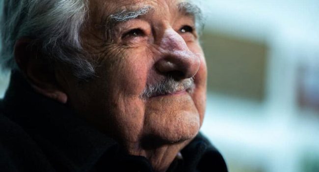 Expresidente Mujica recibe radioterapia en Uruguay