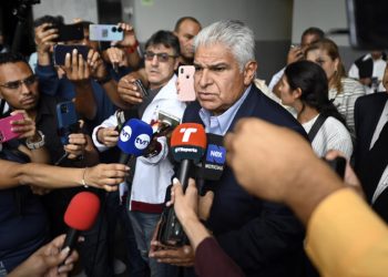 Controversia a escasas horas de las elecciones en Panamá por el aval del Supremo a la candidatura de Mulino