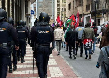 CGT denuncia represión policial durante la manifestación del Primero de Mayo