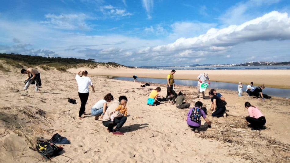 “Los residuos plásticos nos asfixian”: se recoge media tonelada de basura en cinco limpiezas de playas