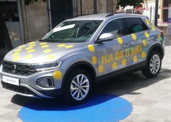 Adelante Andalucía denuncia la “reincidencia” del Ayuntamiento de Jerez en ocupar las aceras y plazas con vehículos comerciales