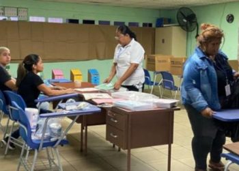 Panamá acude a las urnas en unas presidenciales marcadas por la controversia