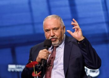 Netanyahu propone a Lieberman ser el ministro de Defensa israelí
