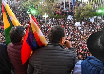 Los pueblos del Estado Plurinacional de Bolivia rechazan y superan el intento de Golpe