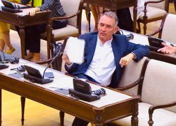 Enrique Santiago denuncia que el pacto PSOE-PP para futuras renovaciones del CGPJ es el “rescate” pagado para “liberar al secuestrado”, además de “renunciar a reformas más profundas”