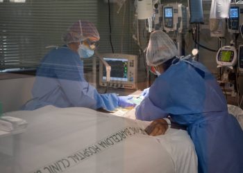 Los pacientes con covid persistente conservan ARN viral y células T activas durante años