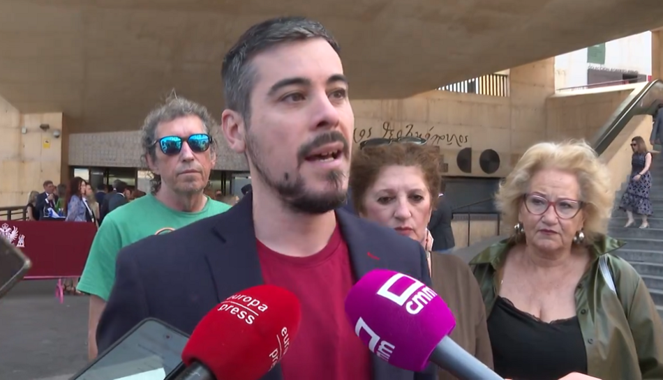 Podemos considera que el acuerdo del PSOE y el PP sobre el sistema electoral regional sería una reforma “en falso”
