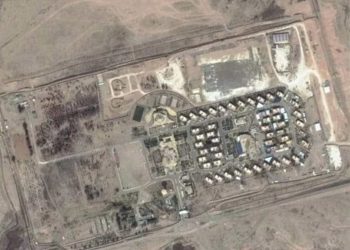 Atacan con misiles base de EEUU en campo petrolero en Siria