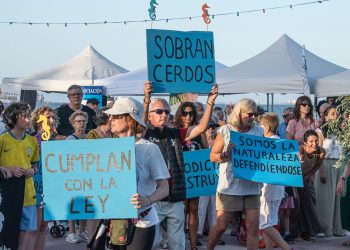 Más de mil personas se unieron en Los Alcázares para celebrar el Festival Voces del Mar Menor