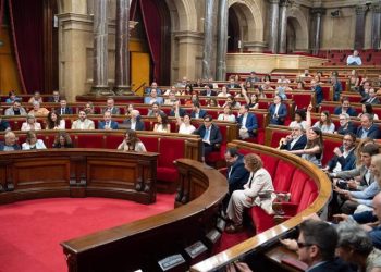 El Parlament tramita la reforma del reglamento para permitir el voto telemático