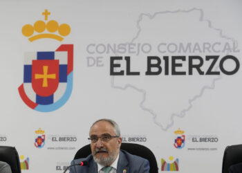 El PCE crítica a Olegario Ramón por «patrocinar la Sanidad Privada» en el Bierzo