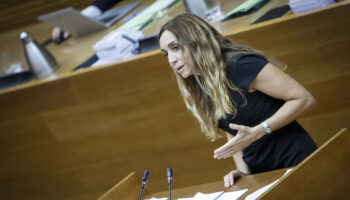 Compromís denuncia la inacción de Antifraude un año después de la denuncia contra Mazón por el uso de recursos públicos en propaganda personal