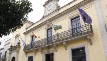 Adelante pide a la alcaldesa de Jeréz que no conceda a la Fundación Cajasol la licencia para apartamentos turísticos en el edificio de la plaza de la Compañía