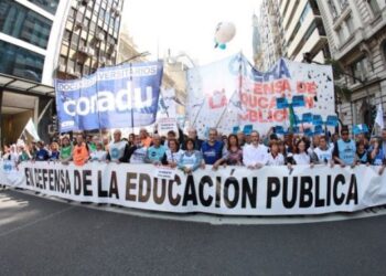 Frente universitario argentino realiza otro paro de 24 horas