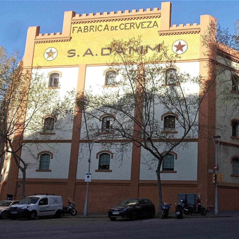 Fábricas de obreros en Barcelona y su extrarradio