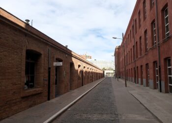 Fábricas de obreros en Barcelona y su extrarradio