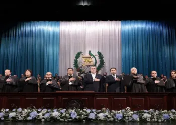 Toman posesión los nuevos miembros de la Corte Suprema de Justicia de Guatemala