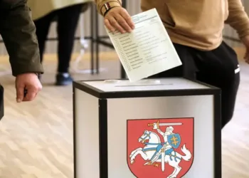 Oposición socialdemócrata gana la primera vuelta de las elecciones en Lituania