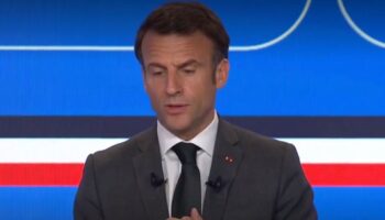 Macron promulga una Ley Especial ante la ausencia de presupuesto