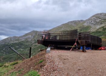 «El mirador de la Farrapona para masificar mas de turistas al parque natural de Somiedo (Asturias)»