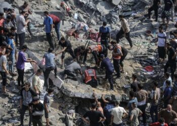 Sanders: Netanyahu está cometiendo limpieza étnica en Gaza