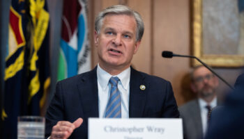 Dimite el director del FBI en Estados Unidos