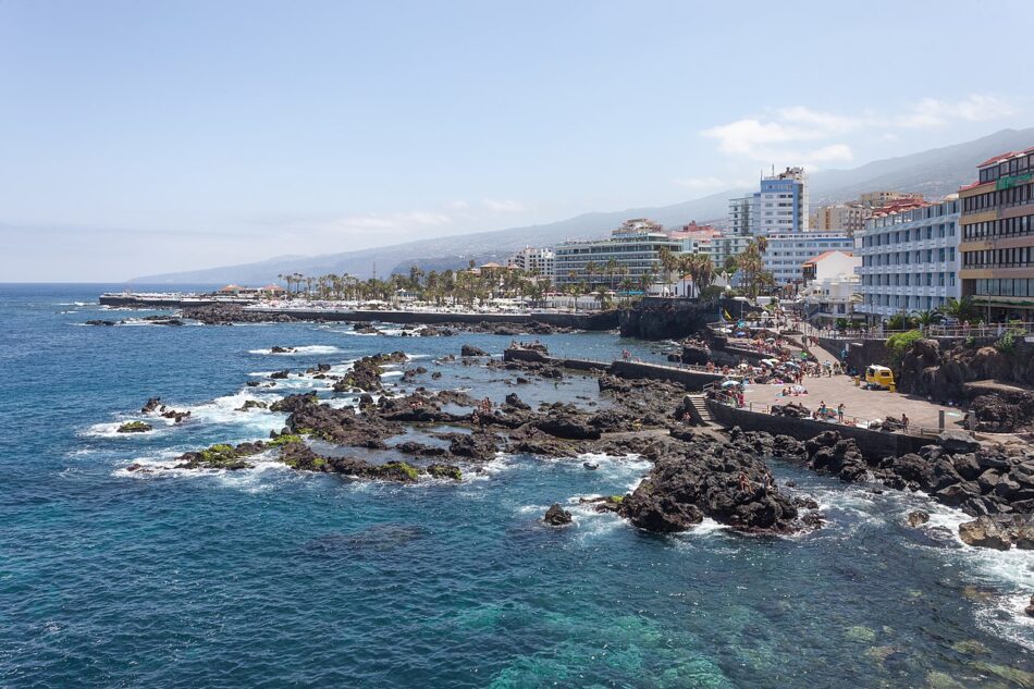 FACUA denuncia vertidos ilegales en Puerto de la Cruz, Tenerife