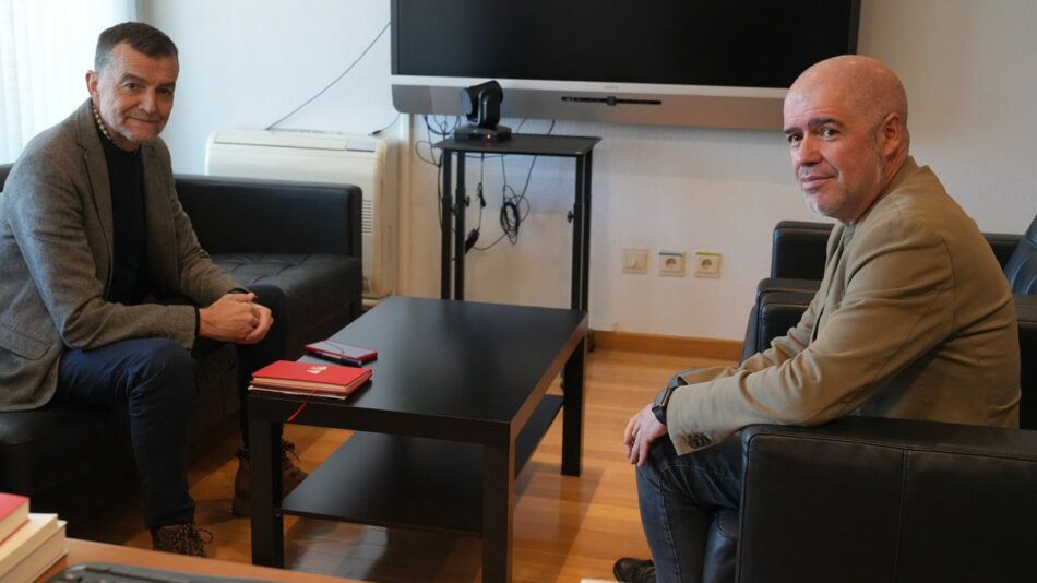 Antonio Maíllo constata junto a Unai Sordo el “máximo grado de coincidencia” entre IU y CCOO que incluye la exigencia de tramitar la reducción de la jornada laboral “por vía de urgencia”