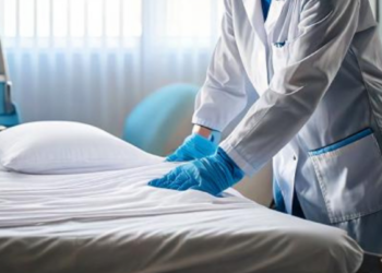 Denuncian la precariedad laboral del personal de limpieza del Hospital de León