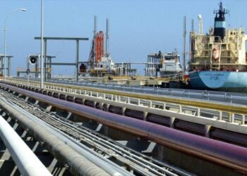 Venezuela desdeña aranceles de Trump a sus clientes de gas y petróleo