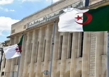 Parlamentarios de Argelia promueven ley contra el colonialismo francés